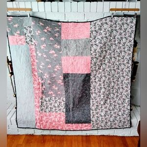 Charming Patchwork Quilt - Pink, Gray And Green